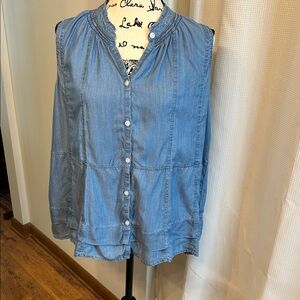 Crown & Ivy Denim Blue Sleeveless Blouse, Large, softest chambray ever!